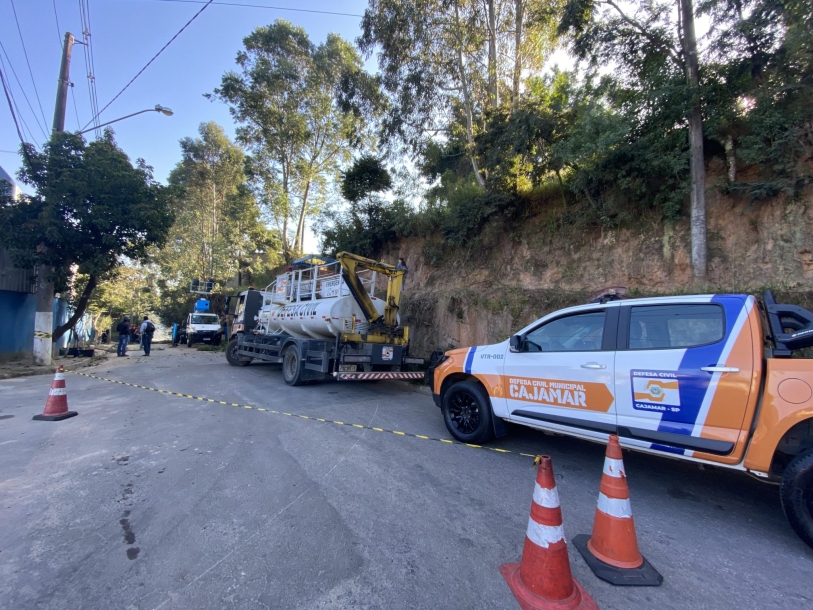Prefeito Kauan Berto mobiliza equipes de Cajamar após fortes chuvas 