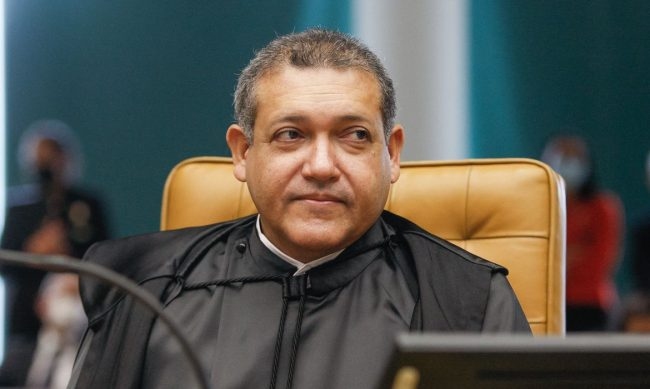 Ministro Nunes Marques participou de festa em iate na Grécia com donos da Vai de Bet