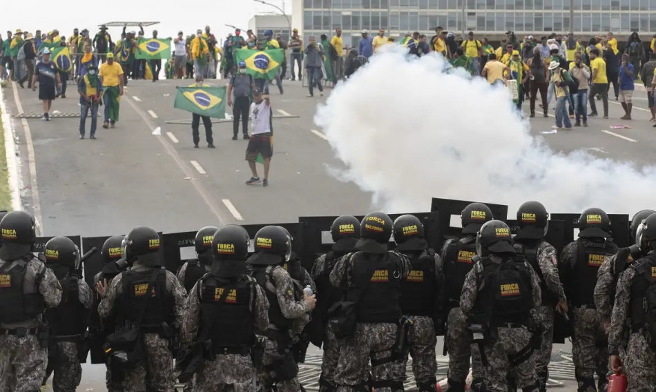 STF forma maioria para condenar cinco PMs do DF a 16 anos pelo 8/1 