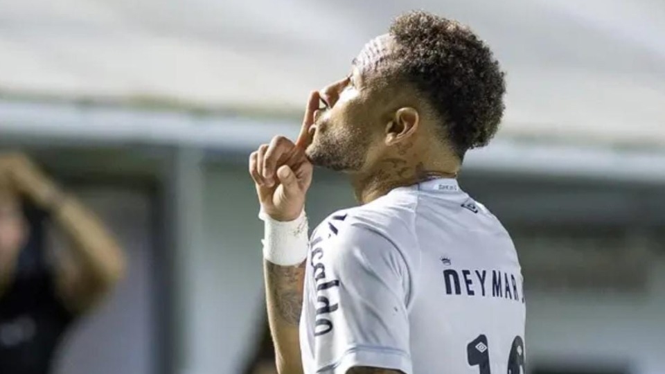 Neymar brilha e Santos vence primeira no Campeonato Brasileiro