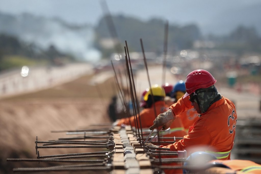 Estado de SP cria quase 300 mil vagas em 12 meses e registra salário de admissão recorde
