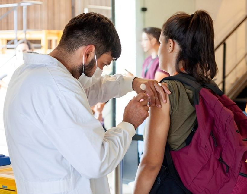 Campanha de vacinação contra a gripe começa neste sábado (28) e vai atender 18,8 milhões de pessoas