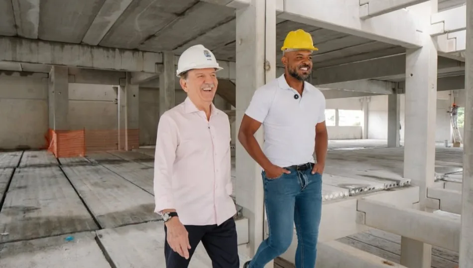 Beto Piteri e Thiago Rodrigues acompanham obras da nova maternidade em Barueri