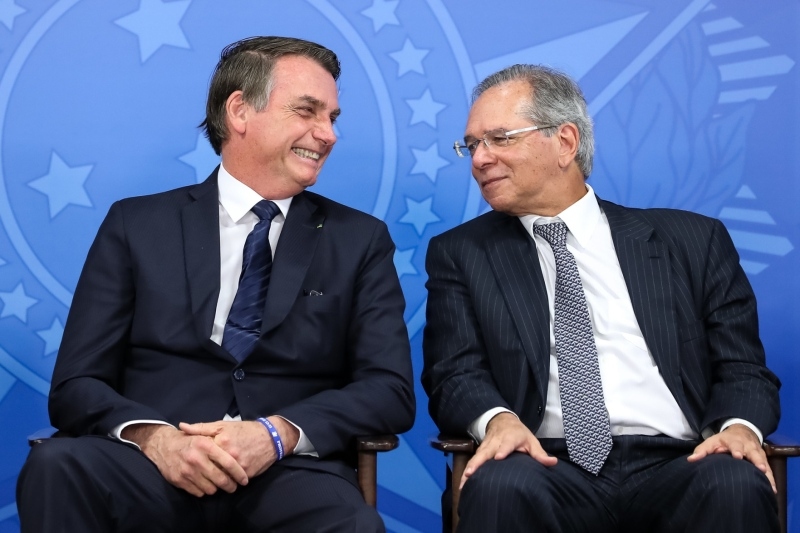 Bolsonaro anuncia R$ 200 bilhões para combate ao novo coronavírus