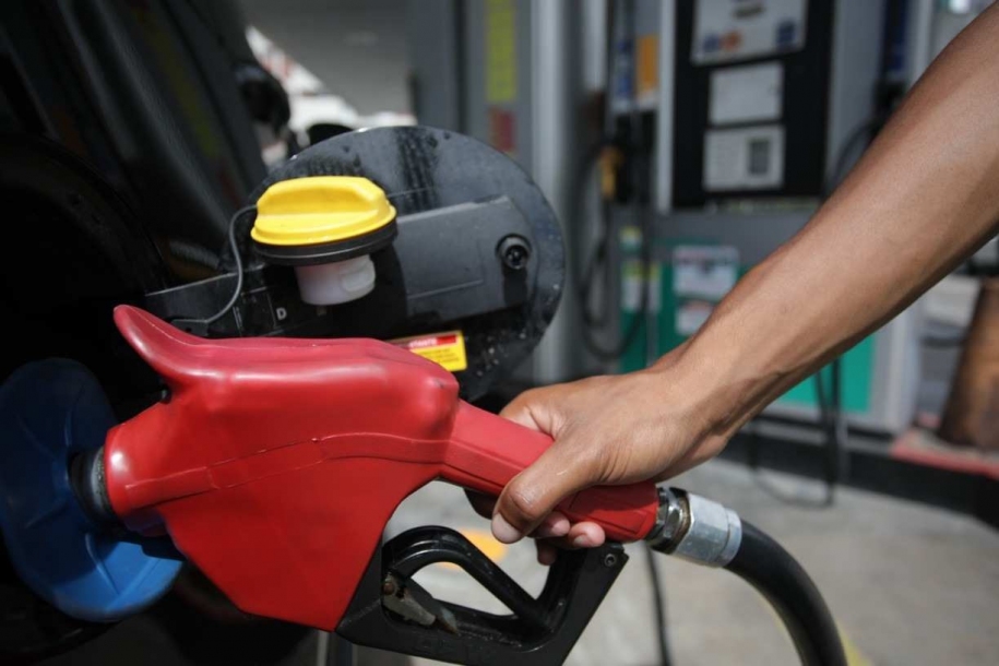 Petrobras aumenta em 7,5% preço da gasolina para distribuidoras