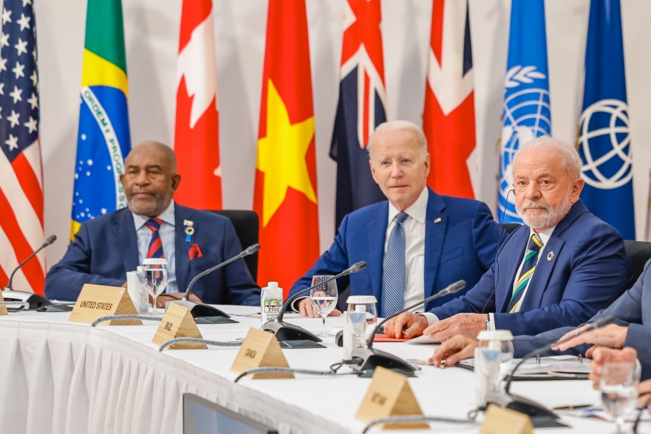 Lula defende inclusão social e defesa da Amazônia durante encontro do G7