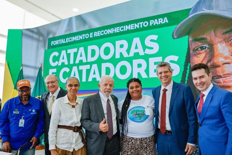 Lula destina R$ 425,5 milhões em investimentos para catadores de recicláveis